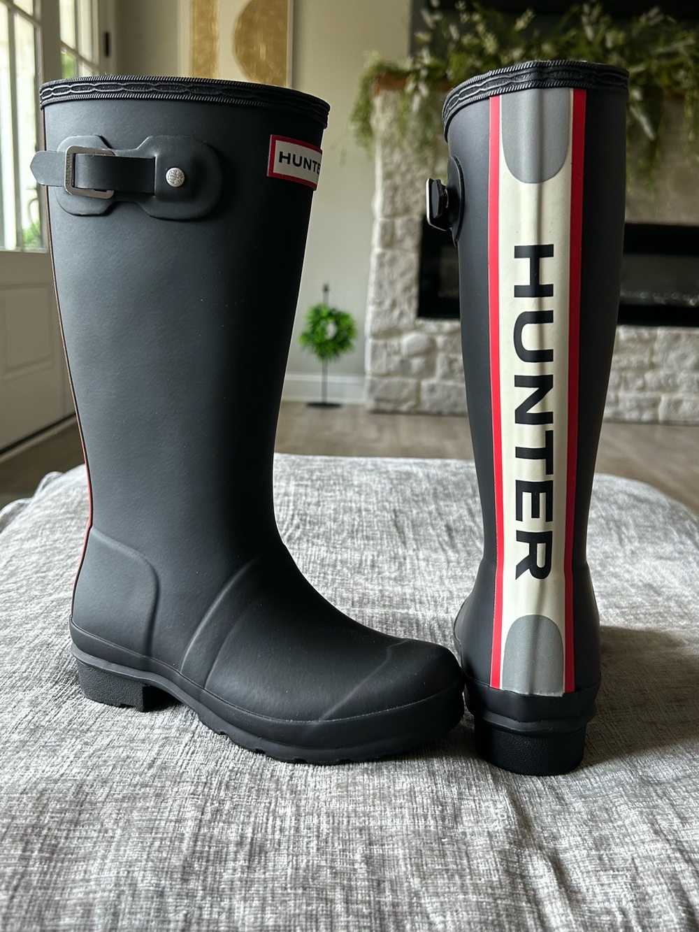 NEW Authentic Hunter Big Kids Original Back Stripe Rain Boots - Size 1 Big Kid /